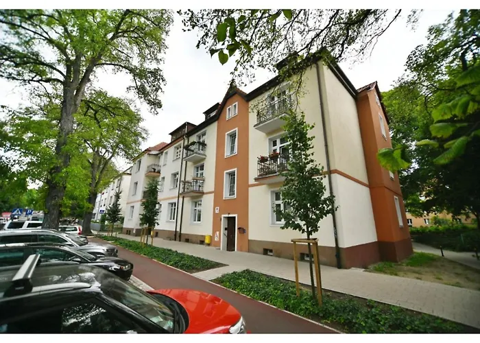 Victus Spacious Close To The Beach With A Work Space By Noclegi Renters